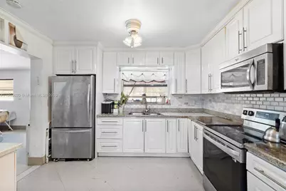 18151 NE 9th Ct, North Miami Beach, FL 33162 - Photo 13