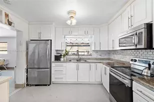 18151 NE 9th Ct, North Miami Beach, FL 33162 - Photo 13