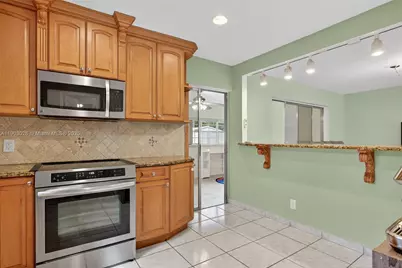 171 SW 79th Ave, Margate, FL 33068 - Photo 5