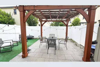3318 W 106th Ter, Hialeah, FL 33018 - Photo 29