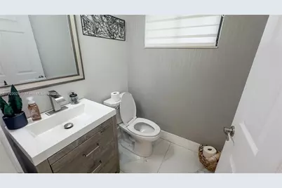 3318 W 106th Ter, Hialeah, FL 33018 - Photo 11