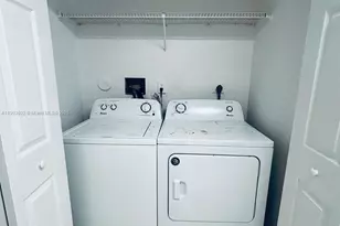 3453 NW 44th St, Oakland Park, FL 33309 - Photo 15