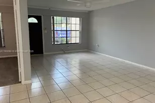 10360 W Cypress Ct, Pembroke Pines, FL 33026 - Photo 3