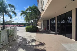 400 Kings Point Dr, Sunny Isles Beach, FL 33160 - Photo 31