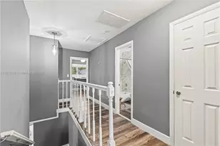 33 Madrid Ln, Davie, FL 33324 - Photo 25