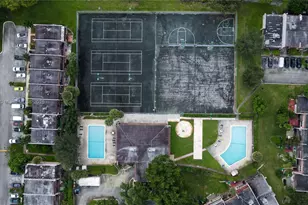 33 Madrid Ln, Davie, FL 33324 - Photo 37