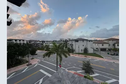 8364 NW 43rd St #0, Doral, FL 33166 - Photo 11