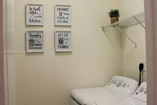 8265 NW 41st St, Doral, FL 33166 - Photo 17