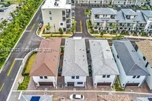 8013 NW 42nd St, Doral, FL 33166 - Photo 33