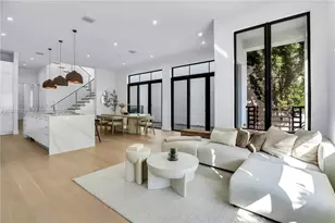 8013 NW 42nd St, Doral, FL 33166 - Photo 1