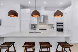 8013 NW 42nd St, Doral, FL 33166 - Photo 13