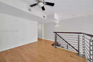 41 SE 5th St, Miami, FL 33131 - Photo 17