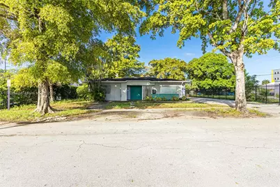 16190 NE 11th Ct, North Miami Beach, FL 33162 - Photo 1