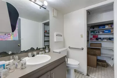 16190 NE 11th Ct, North Miami Beach, FL 33162 - Photo 17