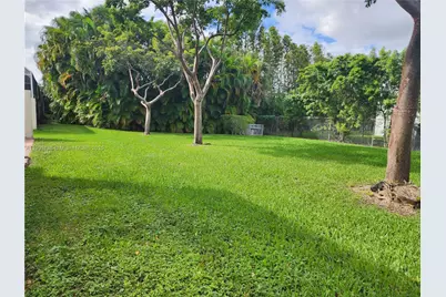 9777 NW 45th Ln, Doral, FL 33178 - Photo 31