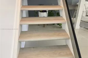 9777 NW 45th Ln, Doral, FL 33178 - Photo 11