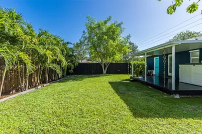2231 NW 91st St, Miami, FL 33147 - Photo 23