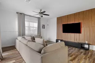 1411 SE 26th Rd, Homestead, FL 33035 - Photo 3