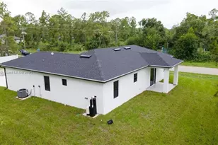 1006 W 10th St, Other City - In The State Of Florida, FL 33972 - Photo 27