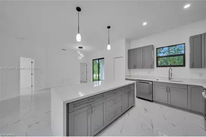 1006 W 10th St, Other City - In The State Of Florida, FL 33972 - Photo 3