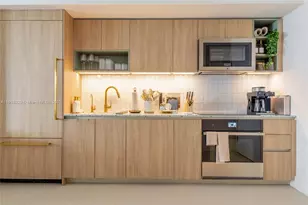 159 NE 6th St, Miami, FL 33132 - Photo 19