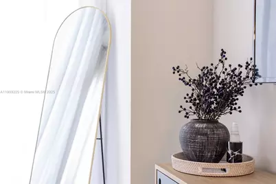 159 NE 6th St #3615, Miami, FL 33132 - Photo 25