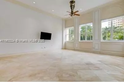 60 Edgewater Dr #LE, Coral Gables, FL 33133 - Photo 9