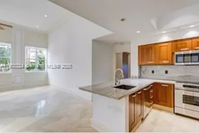 60 Edgewater Dr #LE, Coral Gables, FL 33133 - Photo 1