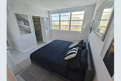 801 Brickell Bay Dr #970, Miami, FL 33131 - Photo 5