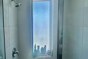 185 SW 7th St, Miami, FL 33130 - Photo 23