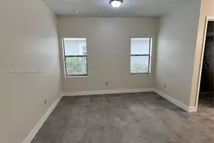 10274 SW 180th St, Miami, FL 33157 - Photo 9