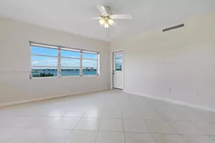 10300 W Bay Harbor Dr, Bay Harbor Islands, FL 33154 - Photo 15