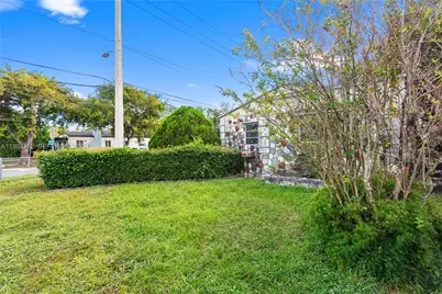 500 NW 46th St, Miami, FL 33127 - Photo 13