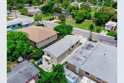 805 NW 3rd Ter #1, Hallandale Beach, FL 33009 - Photo 3