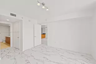 50 Biscayne Blvd, Miami, FL 33132 - Photo 13