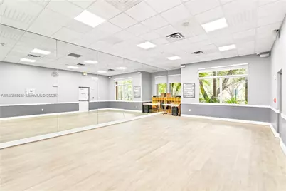 1235 NW 144th Ave, Pembroke Pines, FL 33028 - Photo 5