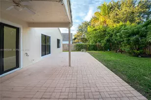 1235 NW 144th Ave, Pembroke Pines, FL 33028 - Photo 19