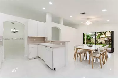 1235 NW 144th Ave, Pembroke Pines, FL 33028 - Photo 17