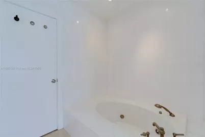 525 Ridgewood Rd, Key Biscayne, FL 33149 - Photo 49