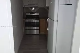 4717 NW 7th St, Miami, FL 33126 - Photo 7