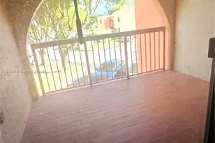 10229 NW 9th St Cir, Miami, FL 33172 - Photo 5