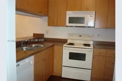 18230 Mediterranean Bl #1306, Hialeah, FL 33015 - Photo 13