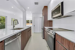 524 NE 65th St, Miami, FL 33138 - Photo 11