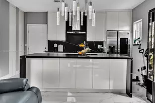 16691 NW 89th Pl, Miami Lakes, FL 33018 - Photo 17