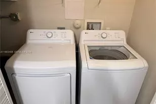 22821 SW 88th Pl, Cutler Bay, FL 33190 - Photo 9