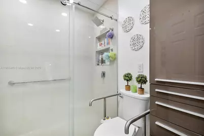7231 SW 6th St, Miami, FL 33144 - Photo 19