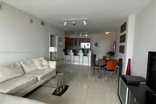325 S Biscayne Blvd, Miami, FL 33131 - Photo 3