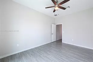 410 NW 41st St, Oakland Park, FL 33309 - Photo 31