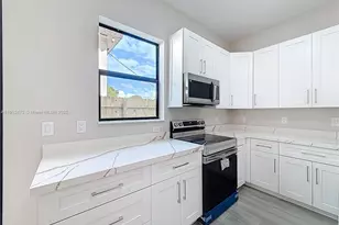 410 NW 41st St, Oakland Park, FL 33309 - Photo 17