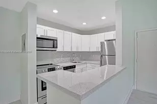 10725 Cleary Blvd, Plantation, FL 33324 - Photo 3